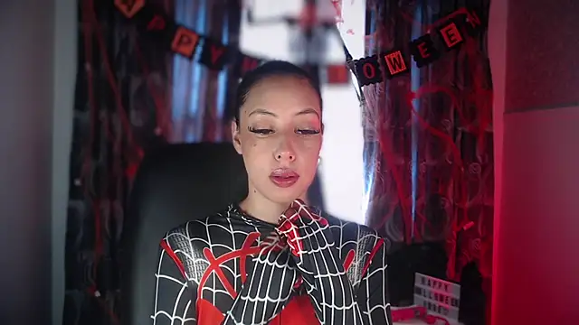 Taylor dolll online show from October 2025 03:41:01 PM