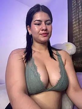 Saanvi21 online show from March 2025 04:47:02 PM