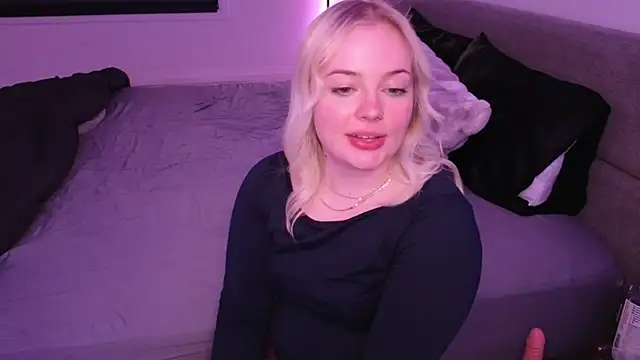 Snapshot of margot_robbie7 chatting on February 2026 12:48:01 AM margot robbie7 online show from February 2026 12:48:01 AM