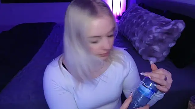 Snapshot of margot_robbie7 chatting on February 2026 11:43:01 PM margot robbie7 online show from February 2026 11:43:01 PM