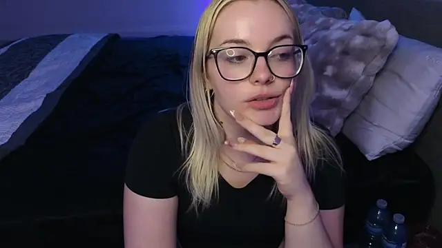 Snapshot of margot_robbie7 chatting on July 2026 12:57:01 AM margot robbie7 online show from July 2026 12:57:01 AM