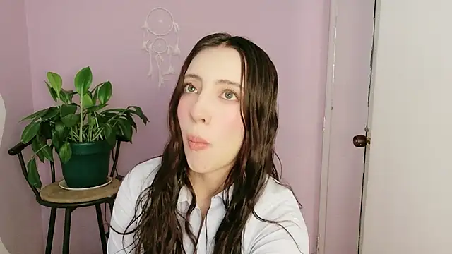 Snapshot of Rebbecawhite_meow chatting on May 2026 02:23:02 PM Rebbecawhite meow online show from May 2026 02:23:02 PM