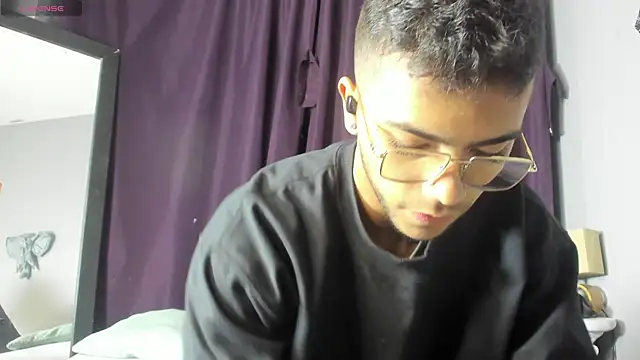 Snapshot of Colstorw_ chatting on December 2025 09:58:02 AM Colstorw online show from December 2025 09:58:02 AM