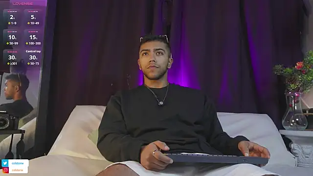 Snapshot of Colstorw_ chatting on December 2025 10:00:02 AM Colstorw online show from December 2025 10:00:02 AM