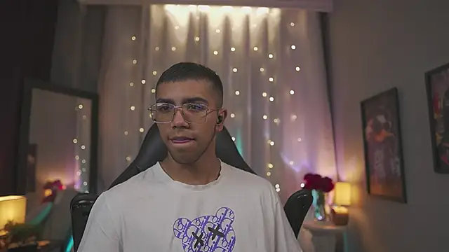 Snapshot of Colstorw_ chatting on February 2026 10:02:01 AM Colstorw online show from February 2026 10:02:01 AM