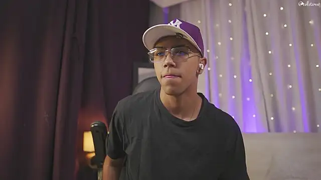 Snapshot of Colstorw_ chatting on March 2026 10:01:01 AM Colstorw online show from March 2026 10:01:01 AM