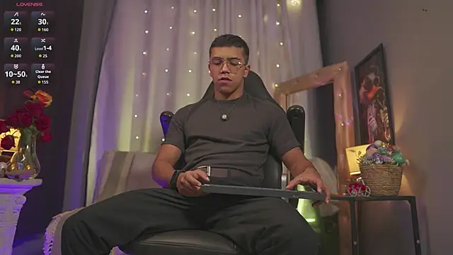 Snapshot of Colstorw_ chatting on March 2026 10:04:01 AM Colstorw online show from March 2026 10:04:01 AM