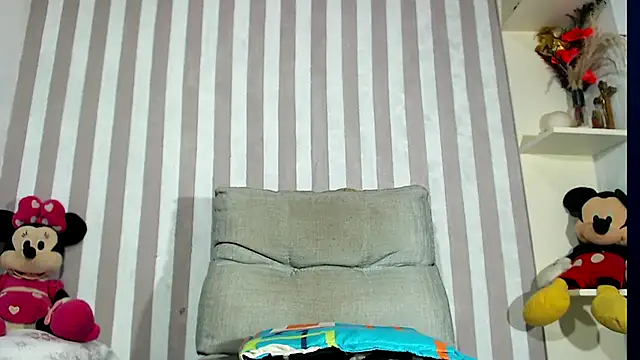 Snapshot of DavidLondo chatting on April 2026 08:43:01 AM DavidLondo online show from April 2026 08:43:01 AM