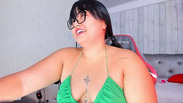 DianaGom online show from December 2025 12:56:01 PM