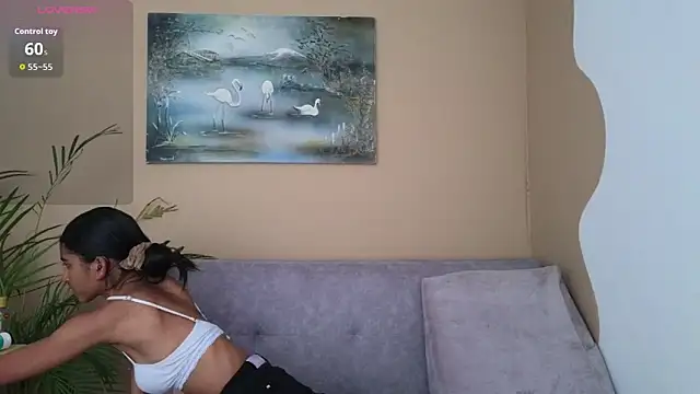 YuliethPetite online show from April 2026 01:17:02 PM