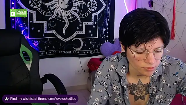 lovelockedlips online show from October 2025 07:58:02 PM