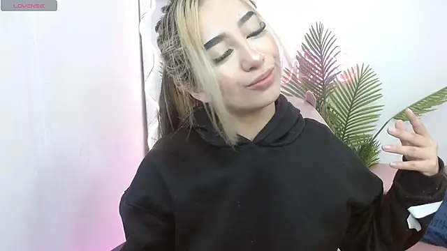 Malory tay1 online show from September 2025 12:08:02 PM