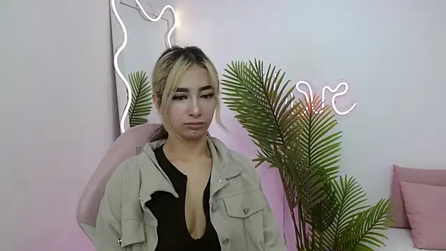 Malory tay1 online show from September 2025 12:10:01 PM