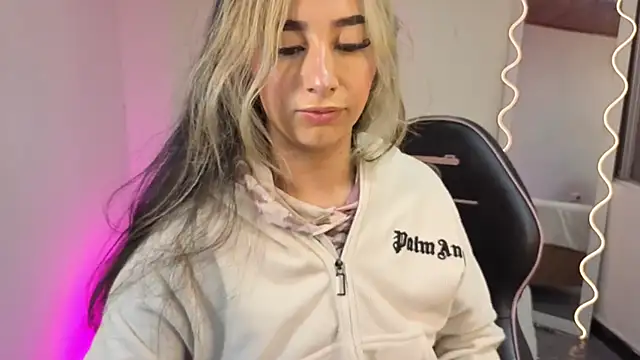 Malory tay1 online show from November 2025 11:42:02 AM