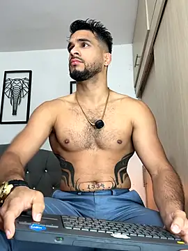 Maximiliano ford online show from November 2025 10:25:01 AM