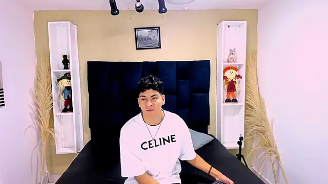 Jhojan twink online show from October 2025 12:36:01 PM