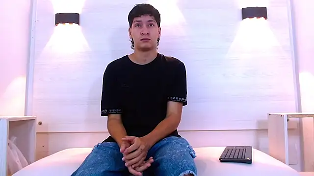 Jhojan twink online show from November 2025 12:19:02 PM