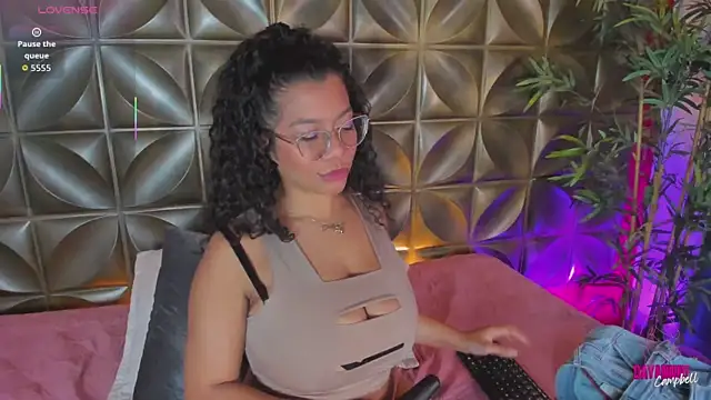 Dayanne campbelll online show from December 2025 09:32:01 PM