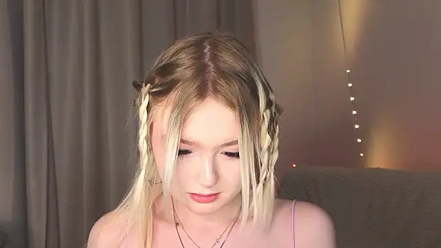 minigirl online show from February 2026 04:06:02 PM