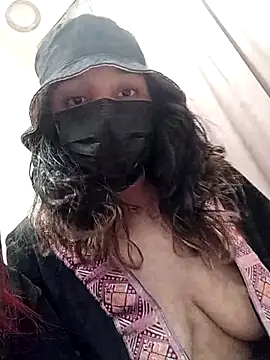 Snapshot of So8nan chatting on March 2025 12:01:02 AM So8nan online show from March 2025 12:01:02 AM