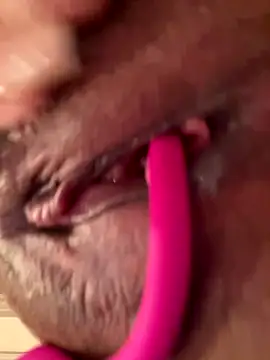 Snapshot of So8nan chatting on December 2025 09:56:02 PM So8nan online show from December 2025 09:56:02 PM