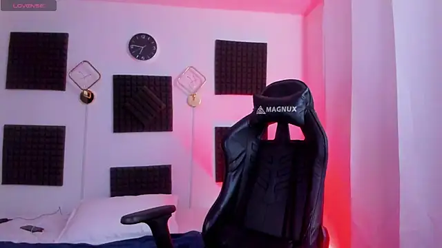 hannarusso online show from December 2025 11:46:02 PM