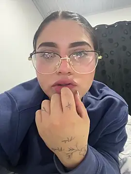 pareja curiosa19 online show from November 2025 02:14:01 AM