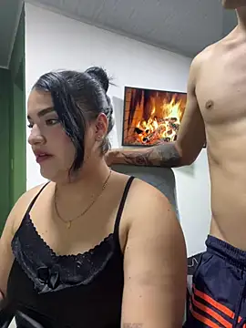 pareja curiosa19 online show from May 2026 10:08:02 PM