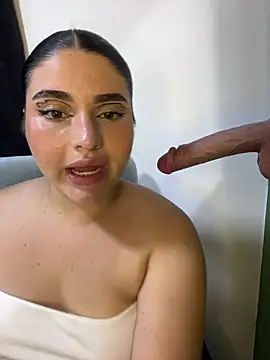 pareja curiosa19 online show from May 2026 01:13:01 AM