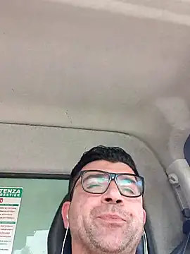 Maurzioxh online show from April 2026 11:00:02 AM