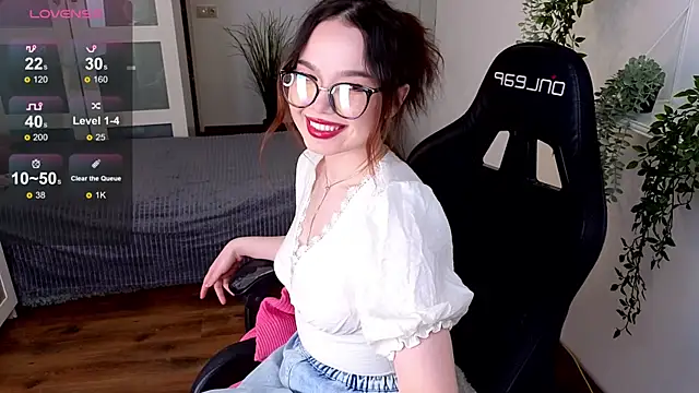 Snapshot of maddymystie chatting on March 2025 07:04:02 PM maddymystie online show from March 2025 07:04:02 PM