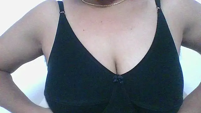 Snapshot of snehashreyatamil chatting on June 2026 08:09:02 AM snehashreyatamil online show from June 2026 08:09:02 AM
