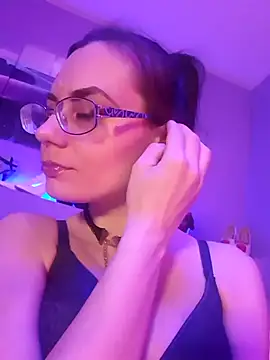 Snapshot of MilanaPure chatting on March 2025 08:09:02 PM MilanaPure online show from March 2025 08:09:02 PM