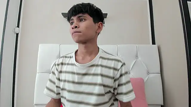 Snapshot of Ethan_Westt chatting on September 2025 08:55:02 PM Ethan Westt online show from September 2025 08:55:02 PM