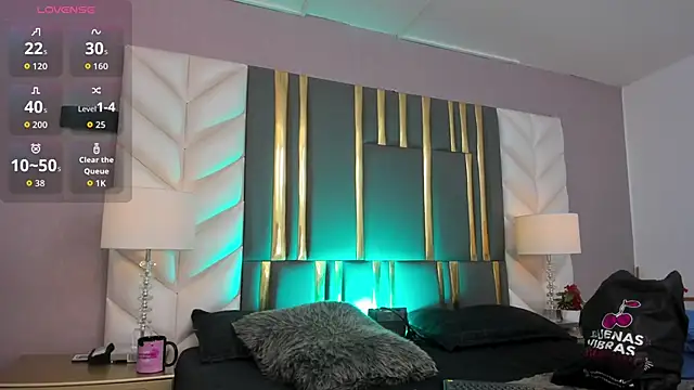 SaraJonness online show from November 2025 01:10:02 PM