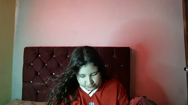 Snapshot of Valeria_Tiffany chatting on November 2025 09:13:01 PM Valeria Tiffany online show from November 2025 09:13:01 PM