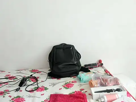 Snapshot of DulceXmile chatting on September 2025 05:56:02 PM DulceXmile online show from September 2025 05:56:02 PM