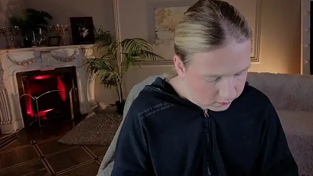 Jes Solar online show from November 2025 10:04:02 PM