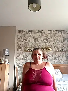 Snapshot of MissQueenBeex chatting on March 2025 09:12:02 AM MissQueenBeex online show from March 2025 09:12:02 AM