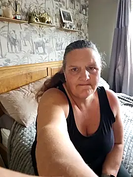 Snapshot of MissQueenBeex chatting on September 2025 10:41:01 AM MissQueenBeex online show from September 2025 10:41:01 AM