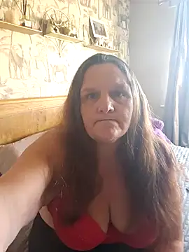 Snapshot of MissQueenBeex chatting on September 2025 03:39:02 PM MissQueenBeex online show from September 2025 03:39:02 PM