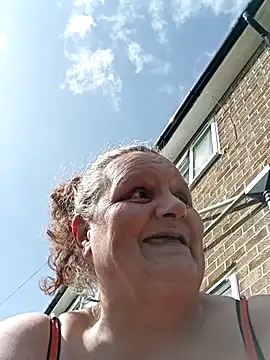 MissQueenBeex online show from April 2026 10:31:01 AM