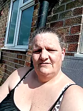 MissQueenBeex online show from April 2026 01:36:01 PM