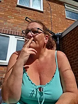 Snapshot of MissQueenBeex chatting on June 2026 08:59:02 AM MissQueenBeex online show from June 2026 08:59:02 AM