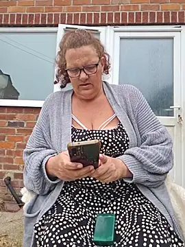 Snapshot of MissQueenBeex chatting on June 2026 07:55:02 AM MissQueenBeex online show from June 2026 07:55:02 AM