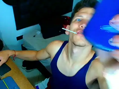 Snapshot of kevinkewman chatting on May 2026 09:37:01 AM kevinkewman online show from May 2026 09:37:01 AM