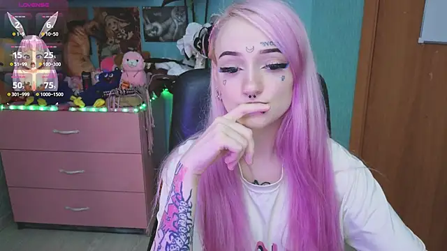 Manuela unicorn online show from September 2025 08:13:01 PM