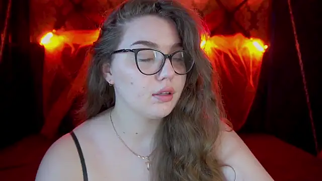 LuxSopphia online show from October 2025 08:11:02 PM