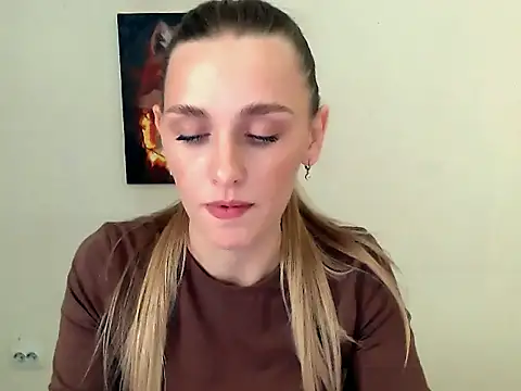 Snapshot of Doll_Angelina chatting on October 2025 05:49:02 AM Doll Angelina online show from October 2025 05:49:02 AM