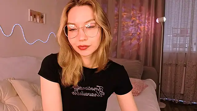 Lilo Sims online show from October 2025 02:20:01 AM